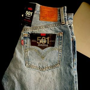 Women’s high rise skinny leg Levi’s 501